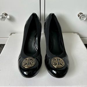 Tory Burch, patent leather, elastic pump. Size 8. Worn once.